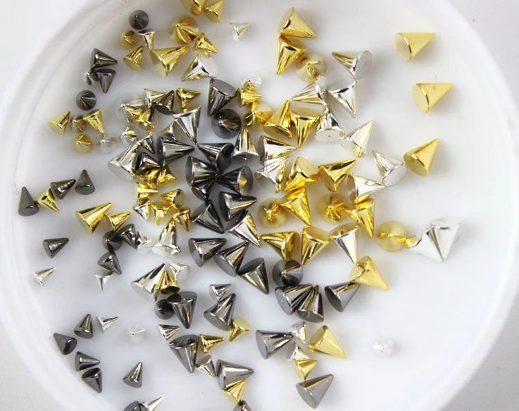 Nail rhinestone ocean sparkle-TSZS 2020 wholesale high quality nail suppliers metal decorations zircon spike studs punk rock decoration nail art